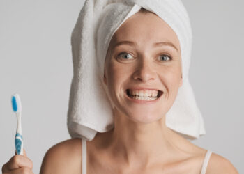 Porównanie szczoteczki elektrycznej i sonicznej. Którą wybrać?