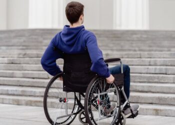 Wózek inwalidzki wymiary – jak dobrać szerokość wózka inwalidzkiego?