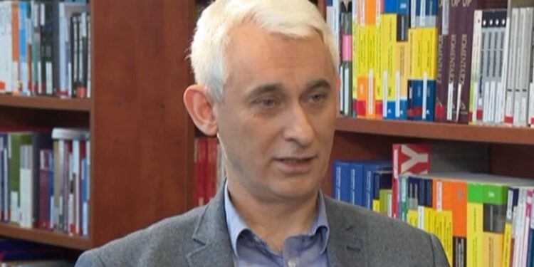 Janusz Hwozdyk, historyk, pedagog