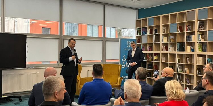 Radosław Sikorski walczy o głosy Lubuskiego