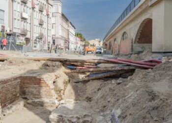 Co z muralem na estakadzie? Jest odpowiedź PKP PLK