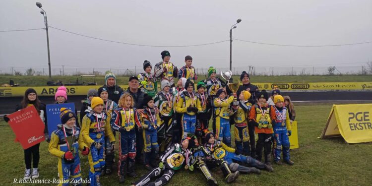 Pierwsze mini derby dla Wawrów Stali