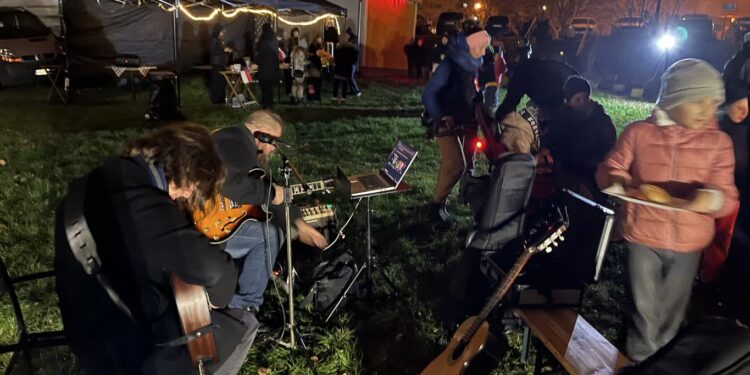 Niepodległościowe OgniskoBlokowisko na Piaskach