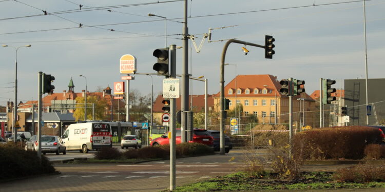Miejskie służby monitorują rondo Santockie. Jest bezpiecznie?