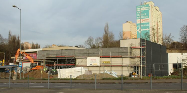 Archeologiczne odkrycie na Warszawskiej. Wstrzymano część prac budowlanych