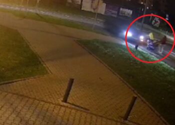 Zaparowane szyby i potrącenie rodziców z dzieckiem