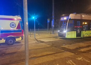 Pasażer zmarł w tramwaju. Ruch tramwajów przywrócony