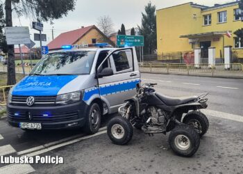 Bez prawa jazdy, na wybrakowanym quadzie. 21-latek zatrzymany po pościgu