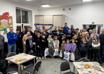 Niebiesko-Biały Mikołaj / www.facebook.com