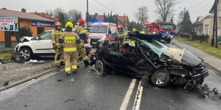 Wypadek w Bogdańcu. Zderzyły się dwie osobówki