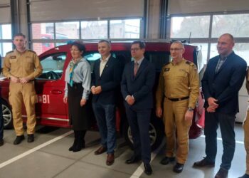 Nowe auto i ubrania dla gorzowskich strażaków