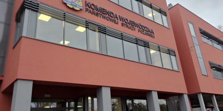 Lubuscy strażacy w nowej siedzibie. Komenda zyskała nowy blask