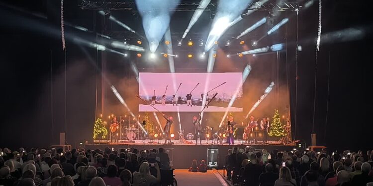 STUDIO ARENA: Kolędy Golec uOrkiestra