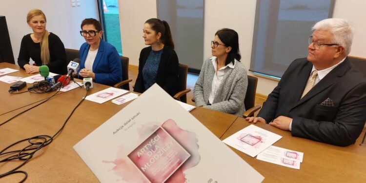 Artyści dla młodzieży czyli charytatywna aukcja dzieł sztuki