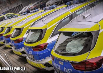 Lubuska policja ma nową flotę. Auta trafią m.in do obu stolic [GALERIA ZDJĘĆ]