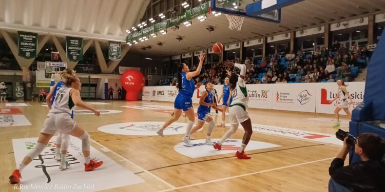 Gorzowskie koszykarki pozostały w szatni