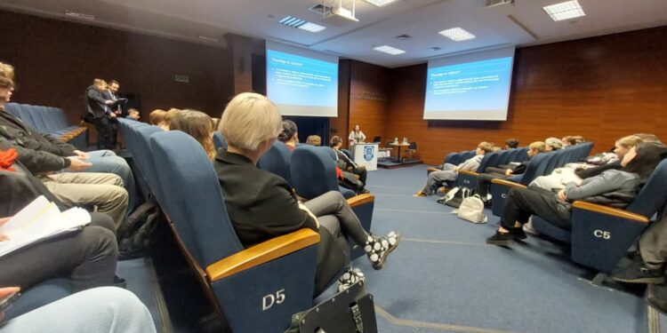 Studenci o współczesnej komunikacji