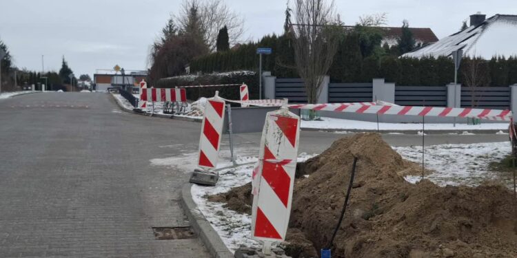 Na Owocowej budują oświetlenie