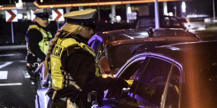 Kilkuset dmuchało, wszyscy trzeźwi. Pierwsze kontrole w tym roku [ZDJĘCIA]