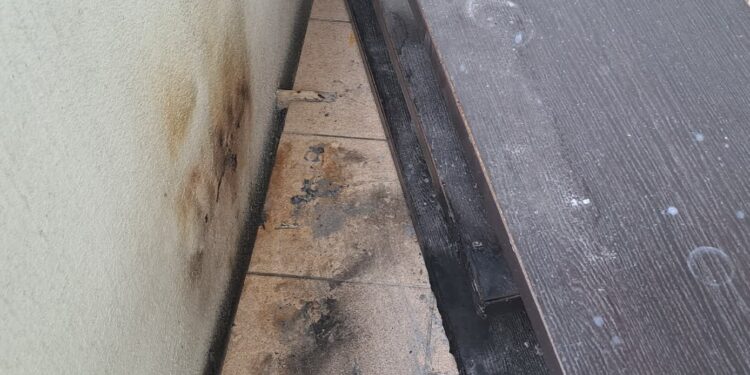 Ogień na jednym z balkonów w Gorzowie. Wszystko przez… niedopałek