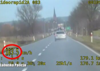 Wysoki mandat i punkty karne. Strzelecka drogówka zatrzymała 50-latka