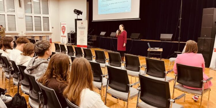 Licealiści poznają swoje prawa