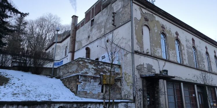 Radny pyta o budynki szpecące Gorzów