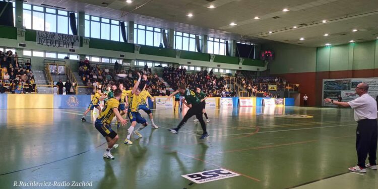 Autsajder nie taki słaby