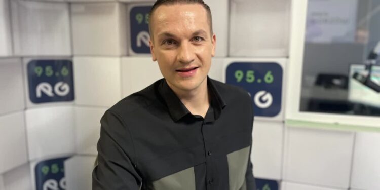 Stal gra a trener rezygnuje