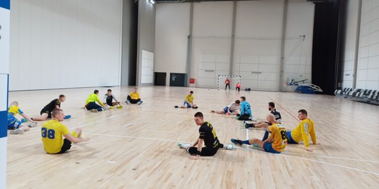 Odchudzona Stal jedzie do Łodzi