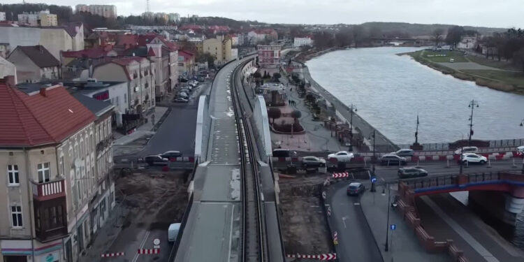 Ulicą Spichrzową dopiero na koniec wakacji