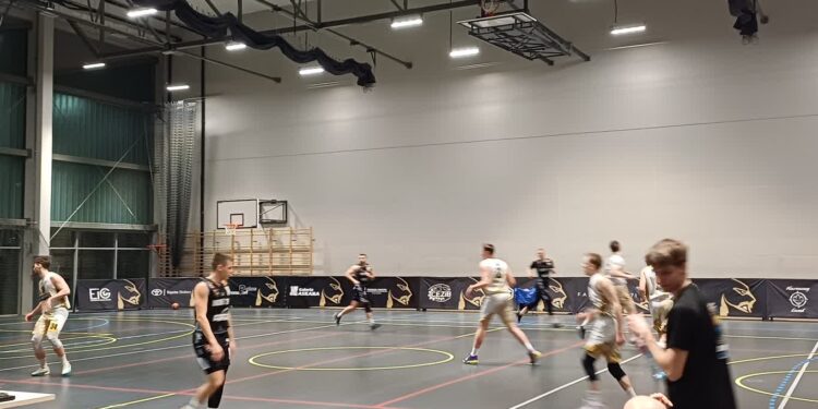 Przegrane zaległości Kangoo, spokoju więc jeszcze nie ma