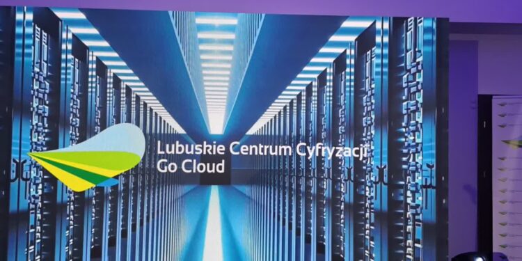 Współpraca ze szpitalem i samorządami. Centrum Cyfryzacji rozwija działalność