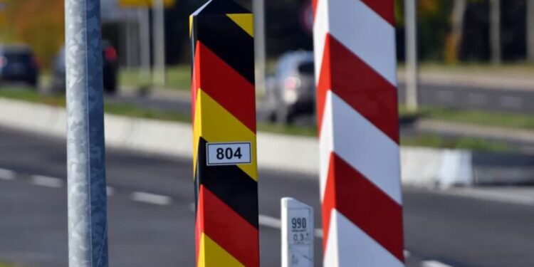 Kontrole na granicy do 24 lutego