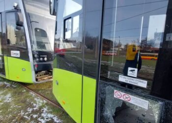 Na Pomorskiej wykoleił się tramwaj. MZK informuje o zmianach w rozkładzie