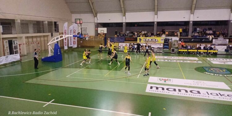 Kangoo postraszyli lidera