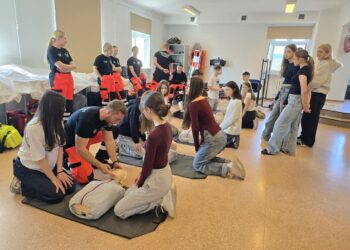 Przyszli medycy poznają akademię