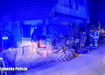 Traktorem w dom. Kierowca miał ponad dwa promile