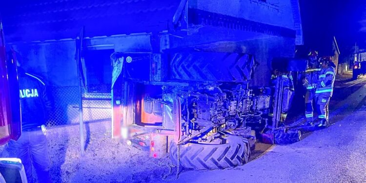 Traktorem w dom. Kierowca miał ponad dwa promile