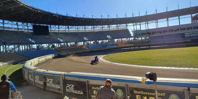 Żużlowcy wyjechali na tor w Gorzowie. Trenowała cała Stal