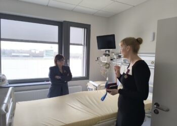 Ministra zdrowia w szpitalu przy Dekerta