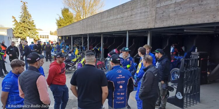 Żużlowcy Stali otwarcie trenowali