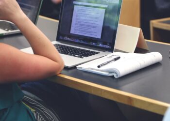 Prowadzisz działalność? Zostały dwa tygodnie na założenie skrzynki do e-doręczeń