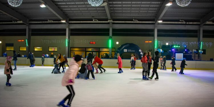 Lodowisko zamknięte