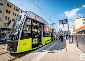 Będą nowoczesne autobusy i tramwaje, choć mniej niż zakładano