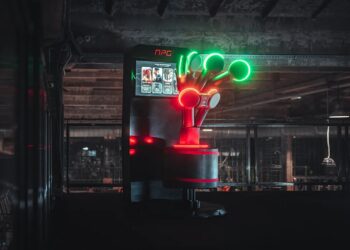 Trenażer bokserski — idealne połączenie intensywnego treningu i świetnej zabawy