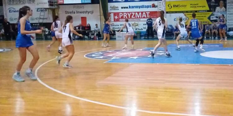 Pierwszy mecz i pierwsze zwycięstwo