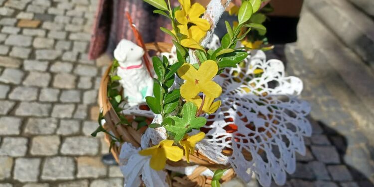 Święcenia pokarmów w gorzowskich kościołach w Wielką Sobotę 2025