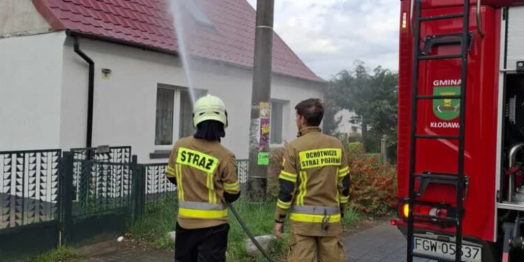 Leją aż miło. Strażacy zapewniają pomyślność