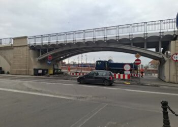 Remont Spichrzowej: nisza pod estakadą zamknięta